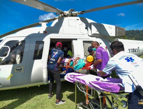 ทีมแพทย์ฉุกเฉิน Sky Doctor Phuket รพ.วชิระภูเก็ต ร่วมกับกองทัพเรือภาค 3 รับส่งต่อผู้ป่วยภาวะหัวใจขาดเลือดเฉียบพลัน จากโรงพยาบาลเกาะลันตา จ.กระบี่