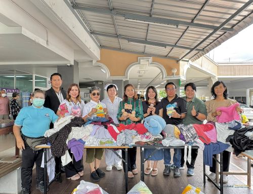 ศูนย์ประสานงานเครือข่ายการกำลังสำรอง ศาลเจ้าเทียนเต็กต๋อง และทีมสายบุญ บริจาคขนม และเสื้อผ้า ให้กับผู้ป่วย ญาติ ผู้มารับบริการ และบุคลากรโรงพยาบาล